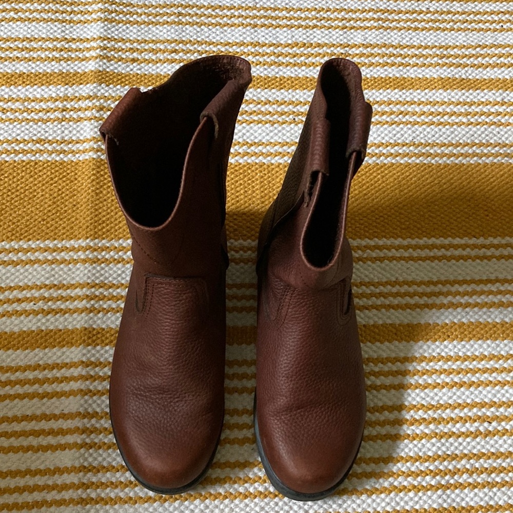 Sketchers Leather Boots